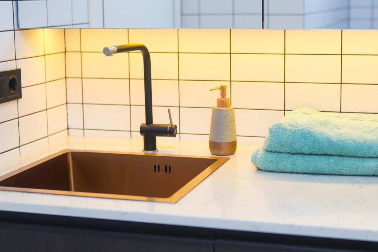 Stylish 1 Bedroom Studio Near Most City Dnjepropetovsk Buitenkant foto